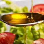 Síntomas y significado de soñar con aceite en la noche oscura. Con matices sobre fuentes celestiales y posibilidades de energía disponibles asequibles