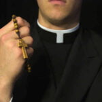 Soñar con Sacerdote: Interpretación y Significado